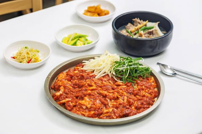 무주가든의 대표메뉴인 오리불고기./사진=다이어리알