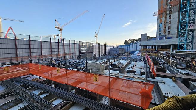 최근 부동산 프로젝트파이낸싱(PF) 사업장 정리가 속도를 내면서 매각 사업장 수가 하락세를 보이고 있다.  사진은 한 건설현장의 모습 [헤럴드DB]