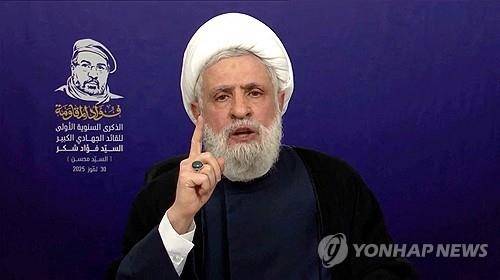 지난달 30일(현지시간) TV 연설하는 헤즈볼라 수장 [알마나르TV/연합뉴스 제공]