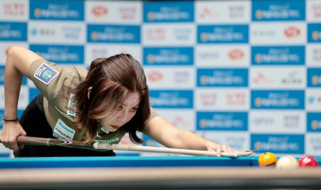 김가영이 스트로크를 준비하고 있다. /사진=PBA 투어 제공
