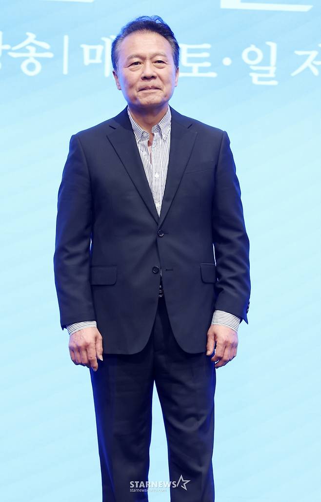 배우 천호진이 6일 서울 영등포구 더세인트에서 진행된 KBS 2TV 주말드라마 '화려한 날들' 제작발표회에 참석해 포즈를 취하고 있다. /2025.08.06 /사진=김휘선 hwijpg@