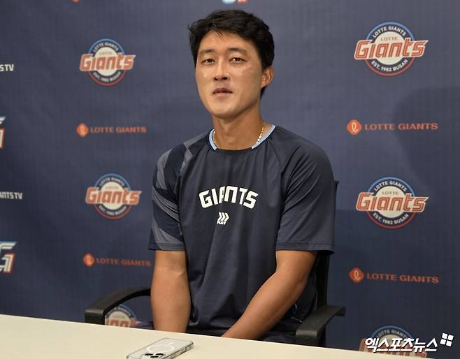 롯데 자이언츠 베테랑 내야수 노진혁이 6일 부산 사직야구장에서 열리는 2025 신한 SOL Bank KBO리그 KIA 타이거즈와의 팀 간 14차전에 앞서 올해 처음으로 1군 엔트리에 등록됐다. 사진 엑스포츠뉴스