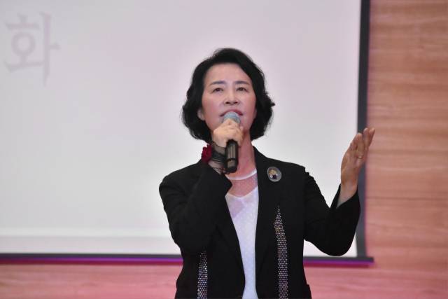 김효경 시인.