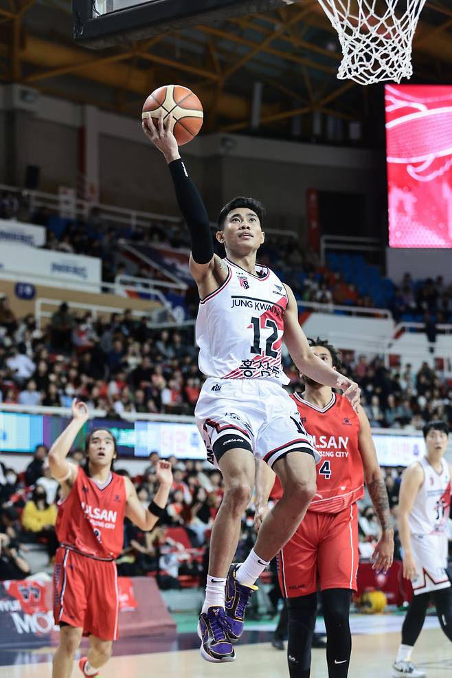 2023~2024시즌 안양 정관장에서 활약하던 시절 아반도. 사진제공=KBL