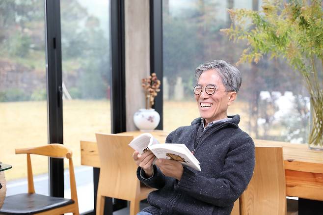 김인호 문학평론가는 우리 근대정신의 기원이 일본의 강압으로 갑오개혁이 시작된 1894년이 아니라, 최제우가 동학을 창시한 1860년이어야 한다고 말한다. 본인 제공