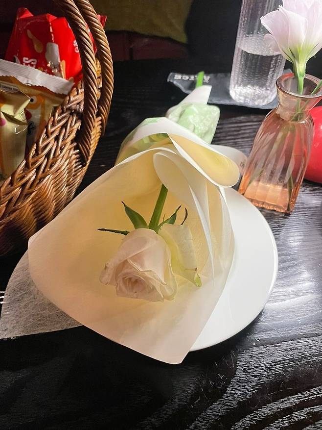 Welcome gift for guests at Alice Cheongdam (Hong Yoo/The Korea Herald)