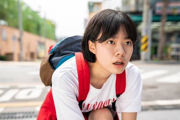 ▲ 영화 '하이파이브' 속 10대 태권 히어로 완서(배우 이재인).