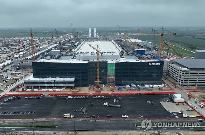 미국 텍사스주 테일러시에 건설 중인 삼성전자 반도체 공장 전경. [사진출처 = 연합뉴스]