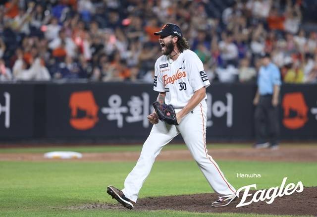6일 대전 KT전에서 포효하고 있는 폰세. 사진=한화 제공