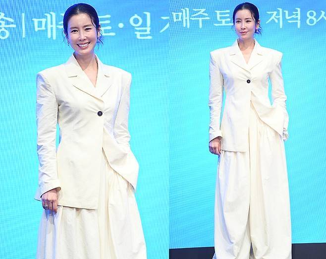 이태란이 단단하고 우아한 ‘절제미’ 슈트룩으로 제작발표회장을 단숨에 장악했다. 사진=천정환 기자