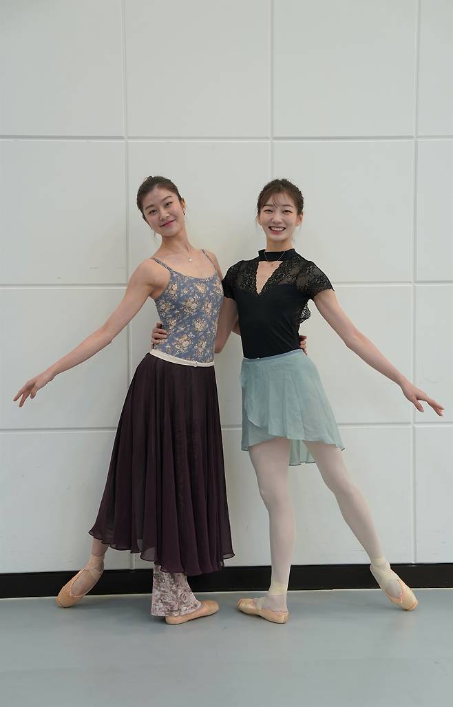 존 노이마이어 안무가의 ‘인어공주’에서 주역을 맡은 국립발레단 코르드발레 김별, 수석 무용수 조연재 [국립발레단 제공]