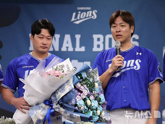 [인천=뉴시스] 배훈식 기자 = 삼성 라이온즈 '끝판대장' 투수 오승환 은퇴 기자회견이 열린 7일 오후 인천 연수구 오라카이 송도파크 호텔에서 강민호가 발언하고 있다. 2025.08.07. dahora83@newsis.com