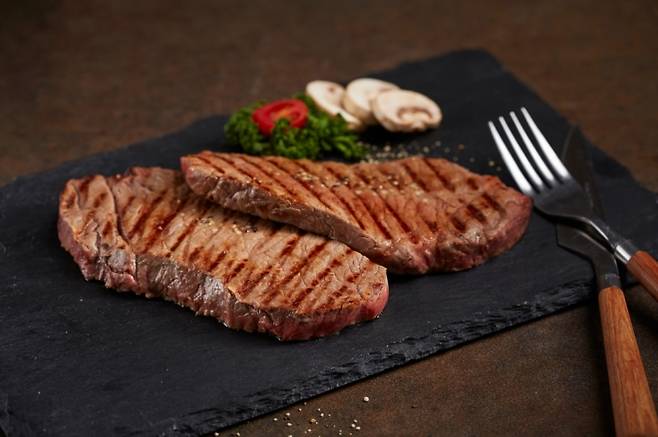 이른바 ‘붉은 고기 알레르기’로 불리는 ‘알파갈 증후군’의 전 세계 확산이 우려되고 있다. 아이클릭아트