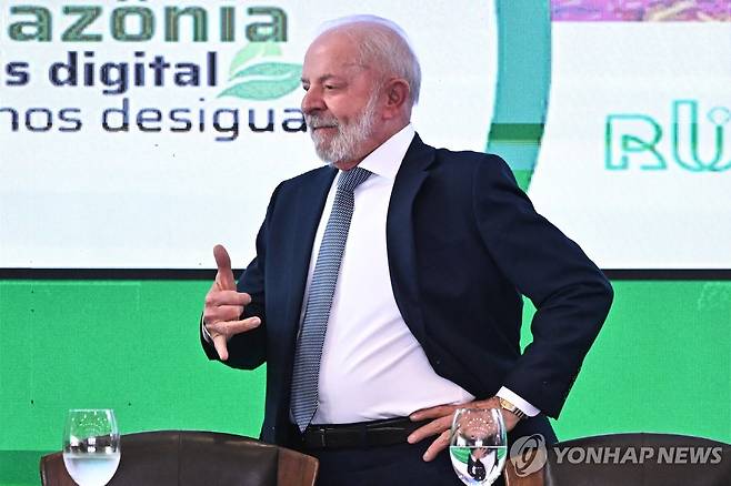 5일(현지시간) 회의장 들어서는 루이스 이나시우 룰라 다시우바 브라질 대통령 [브라질리아 EPA=연합뉴스. 재판매 및 DB 금지]