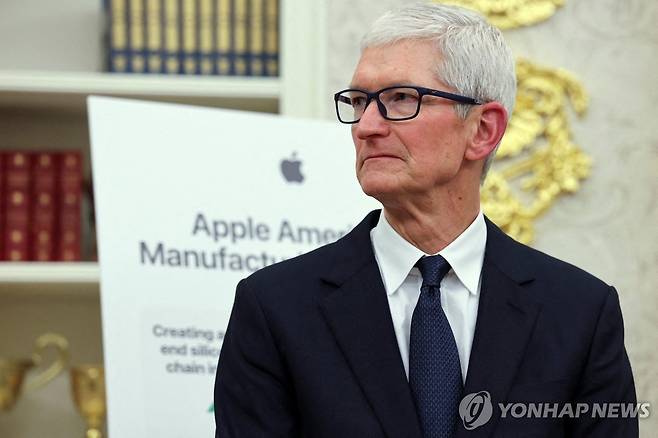 팀 쿡 애플 CEO [워싱턴 로이터=연합뉴스]