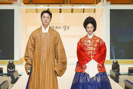 배우 정일우와 소녀시대 권유리. 제이원 인터내셔널 컴퍼니 제공.