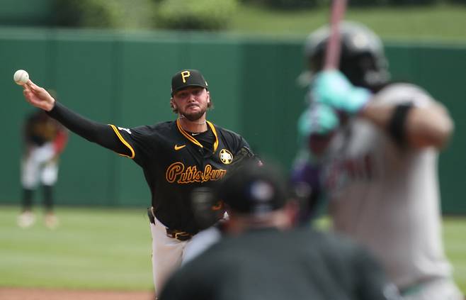 폴 스킨스는 좀처럼 100마일 직구를 던지지 않다가 이날 최고 100.2마일 강속구를 뿌렸다. Imagn Images연합뉴스