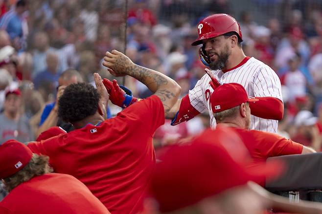 필라델피아가 NL 동부지구 1위를 달리는데 있어 카일 슈와버의 공로가 혁혁하다는 평가다. AP연합뉴스