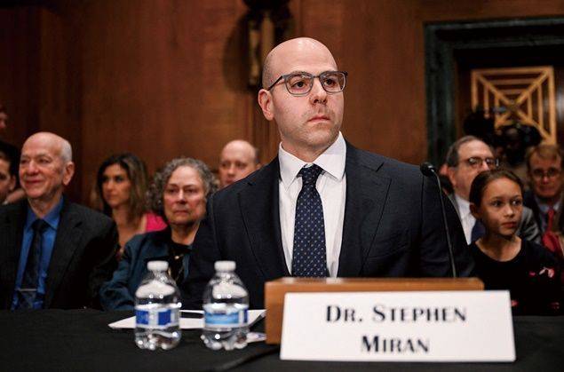 스티븐 미란 백악관 경제자문위원회 위원장이 2025년 2월27일 미 워싱턴DC 국회의사당 상원 임명 청문회에 참석해 증언하고 있다. ⓒ 로이터/연합뉴스