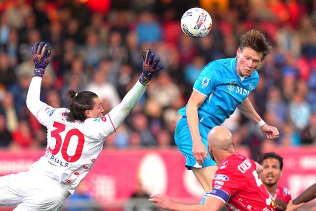 나폴리의 스콧 맥토미니(오른쪽). AP 연합뉴스