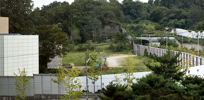포스코이앤씨가 시공을 맡은 서울 서초구 서초동 ‘서리풀 복합시설 개발사업’(옛 국군정보사령부) 용지 전경. 매경DB