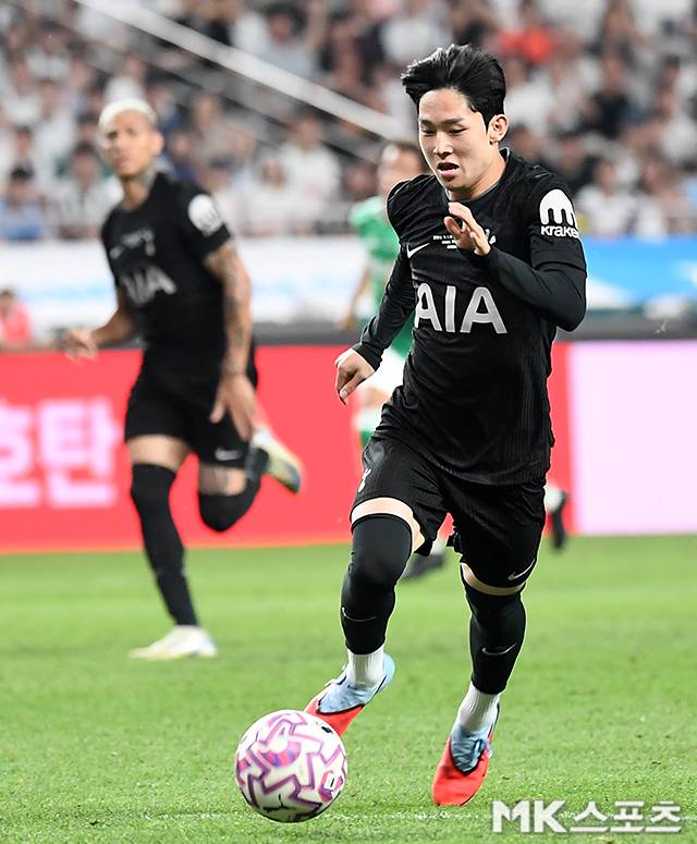 ‘풋볼 인사이더’는 “포츠머스는 지난 시즌 골 결정력에 큰 문제는 없었다. 다만 양민혁의 합류는 팀 공격진에 새로운 차원이 될 것으로 보인다”며 “이번 포츠머스 이적은 양민혁이 토트넘에 자신의 잠재력을 다시 증명할 수 있는 또 한 번의 기회가 될 것”이라고 바라봤다. 사진=천정환 기자