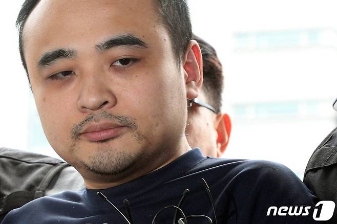 살인 및 사체 유기 등 혐의로 재판에 넘겨진 장대호는 2019년 11월 1심에서 무기 징역을 선고받았다. 검찰의 구형량은 사형이었다.  /사진=뉴스1