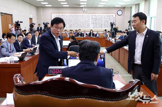 지난 1일 법사위는 노란봉투법(노동조합 및 노동관계조정법 2·3조 개정안)을 여당(더불어민주당) 주도로 의결했다. 윤창원 기자