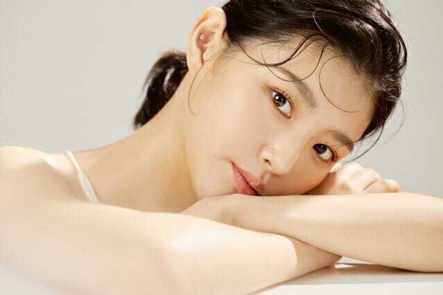 활력을 잃은 피부 탄력과 깊은 주름에는 ‘울쎄라’, ‘써마지’ 등 효과와 안정성을 인정받은 시술을 추천한다.&nbsp;이미지투데이 제공