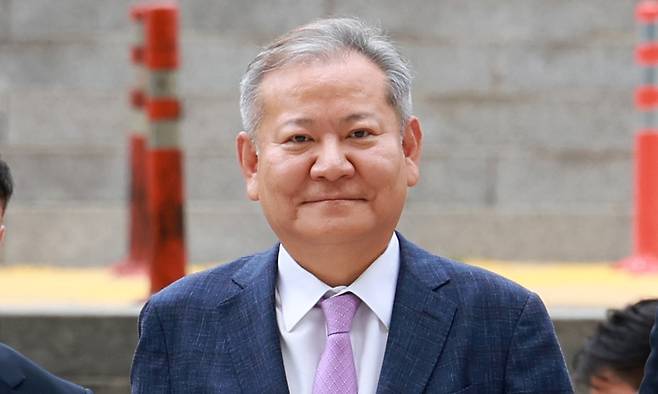 내란중요임무종사, 직권남용 권리행사방해, 위증 혐의를 받는 이상민 전 행정안전부 장관이 지난 7월 31일 서울 서초구 서울중앙지방법원에서 열린 구속 전 피의자 심문(영장실질심사)에 출석하고 있다. 뉴시스