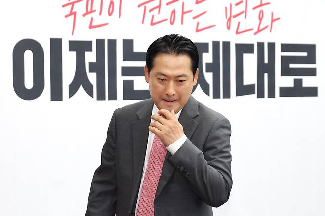 장동혁 국민의힘 의원이 7월11일 국회에서 열린 원내대책회의에 참석하고 있다. ⓒ 시사저널 박은숙