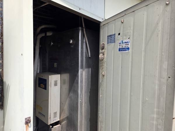 입북동 주민 A씨가 사용하는 심야 전기보일러. [사진=김지호 기자]