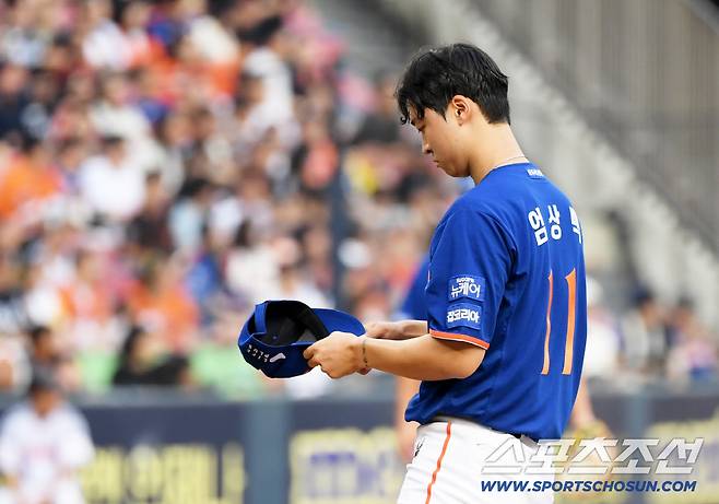 9일 잠실구장에서 열린 LG 트윈스와 한화 이글스의 경기. 한화 엄상백이 숨을 고르고 있다. 잠실=박재만 기자 pjm@sportschosun.com/2025.08.09/