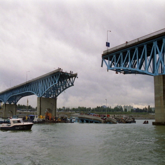 1994년 성수대교 붕괴 현장. 국가기록원.