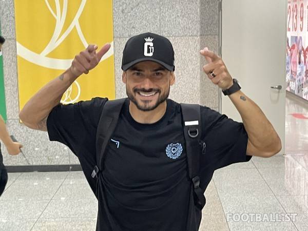 70-70 클럽 가입을 기념하는 세징야(대구FC). 김희준 기자