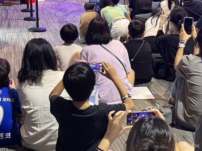 ▲ 추억을 담아가는 중