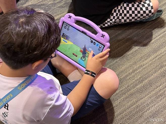 ▲ 당연하게도 쉬는 시간에는 모두 로블록스를 하고 있었다