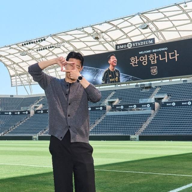 체룬돌로 감독은 “분명 LA FC, MLS에 있어 엄청난 영입이다. 우리는 이를 잘 준비하고 있다. 손흥민 영입은 그는 물론 우리 선수들, 그리고 LA FC 모든 구성원을 위해 정말 기쁜 일”이라고 밝혔다. 사진=LA FC SNS