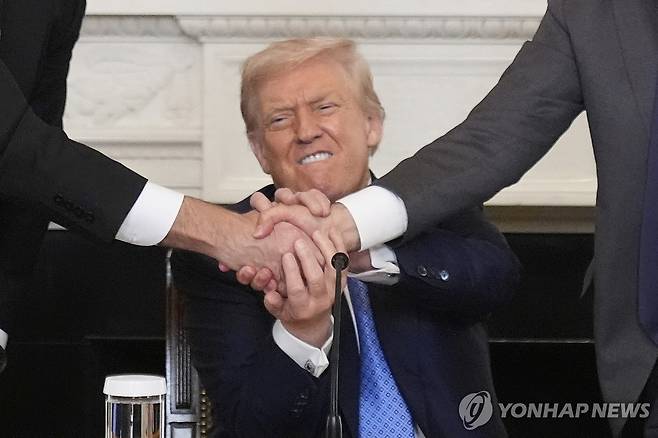 아르메니아-아제르바이잔 평화합의 중재한 트럼프 미국 대통령 [AP 연합뉴스]