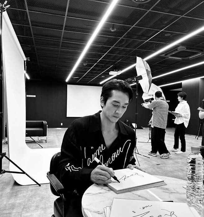 사진 = 송승헌 인스타그램