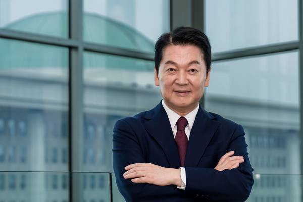 안철수 국민의힘 당 대표 후보가 포즈를 취하고 있다. /안철수 의원실 제공