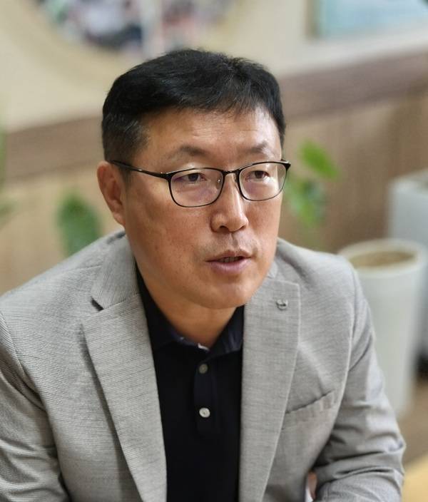 ▲ 강승철 진천 백곡초등학교 교장