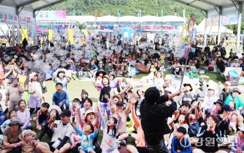 ◇가족단위 관광객들을 위한 버블쇼.