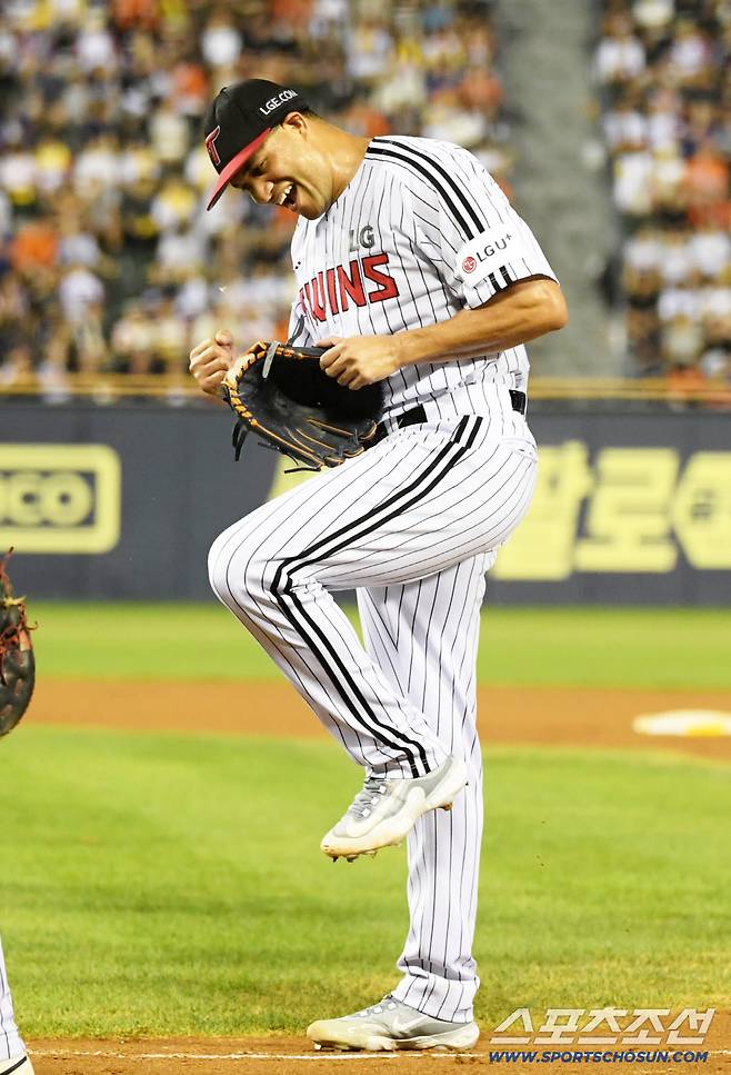 9일 잠실구장에서 열린 LG 트윈스와 한화 이글스의 경기. 승리한 LG 치리노스가 기뻐하고 있다. 잠실=박재만 기자 pjm@sportschosun.com/2025.08.09/