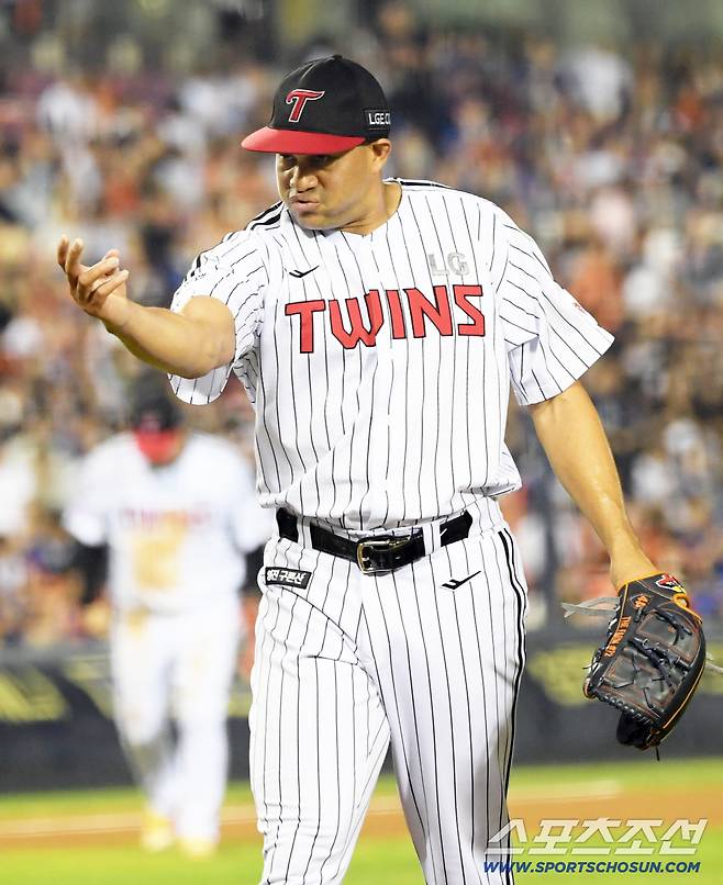 9일 잠실구장에서 열린 LG 트윈스와 한화 이글스의 경기. 5회를 마친 LG 선발 치리노스가 기뻐하고 있다. 잠실=박재만 기자 pjm@sportschosun.com/2025.08.09/