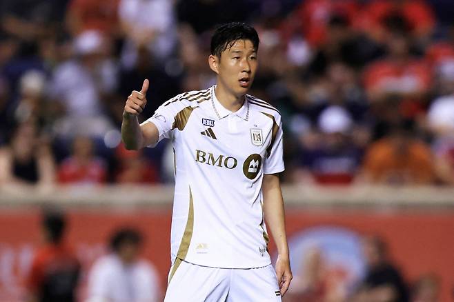 BRIDGEVIEW, ILLINOIS - AUGUST 09: Son Heung-Min #7 of Los Angeles FC gestures during the MLS match between Chicago Fire FC and Los Angeles Football Club at SeatGeek Stadium on August 09, 2025 in Bridgeview, Illinois.   Geoff Stellfox/Getty Images/AFP (Photo by Geoff Stellfox / GETTY IMAGES NORTH AMERICA / Getty Images via AFP)







<저작권자(c) 연합뉴스, 무단 전재-재배포, AI 학습 및 활용 금지>