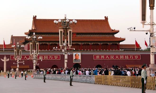 중국 수도 베이징에 위치한 톈안먼 광장의 성루 모습.연합뉴스