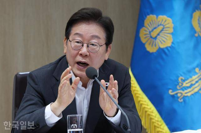 이재명 대통령이 지난달 29일 서울 용산 대통령실 청사에서 열린 국무회의에서 산업재해 관련 발언을 하고 있다. 왕태석 선임기자