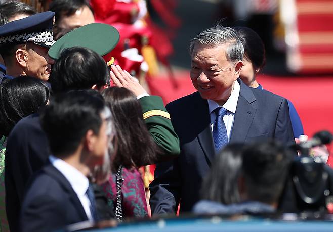 General Secretary of Vietnam's Communist Party, To Lam arrives at Seoul Air Base in Gyeonggi Province on Sunday. Yonhap