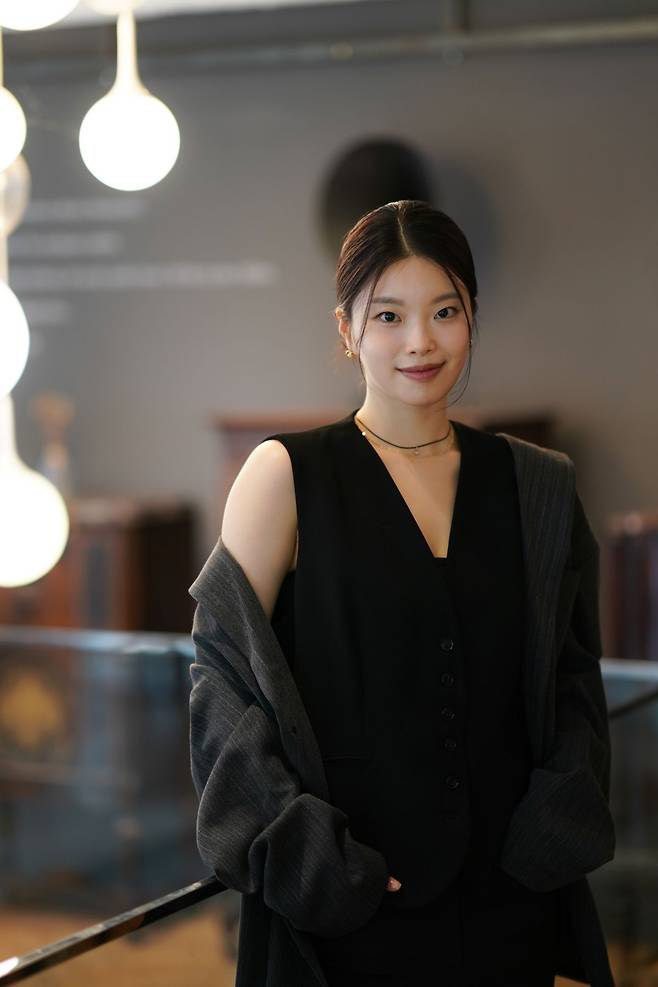 2015년 영국 런던 웨스트엔드에서 ‘미스 사이공’으로 데뷔해 한국인 최초로 주역을 맡았던 김수하가 10년 만에 K뮤지컬을 들고 다시 런던으로 간다.    PL엔터테인먼트